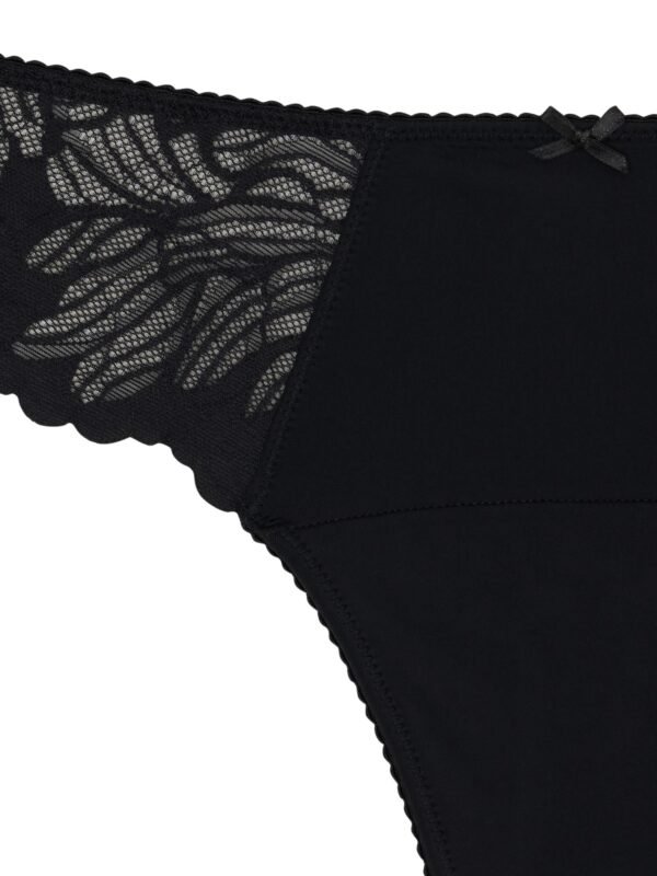 Camille Thong - Image 6